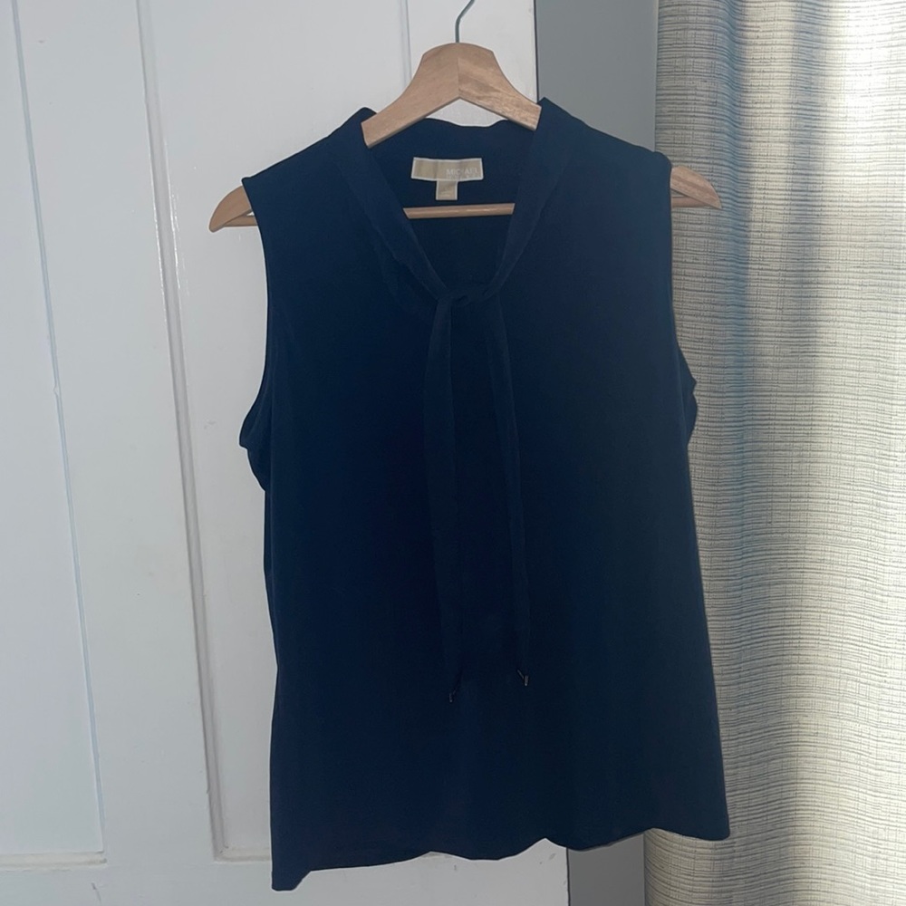 Short sleeved dress shirt